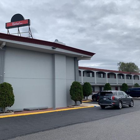 Red Roof Inn Copiague Bagian luar foto