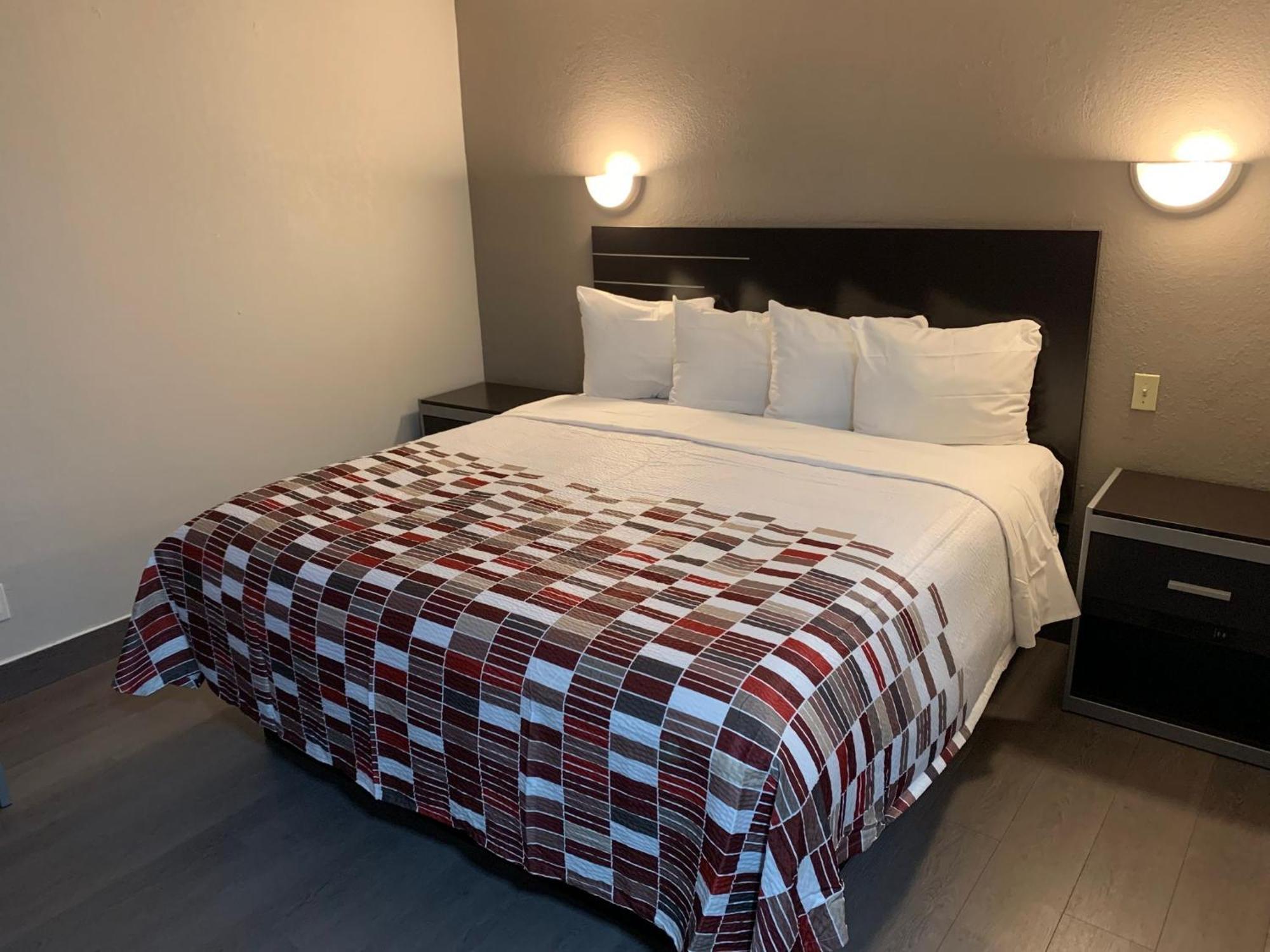 Red Roof Inn Copiague Bagian luar foto