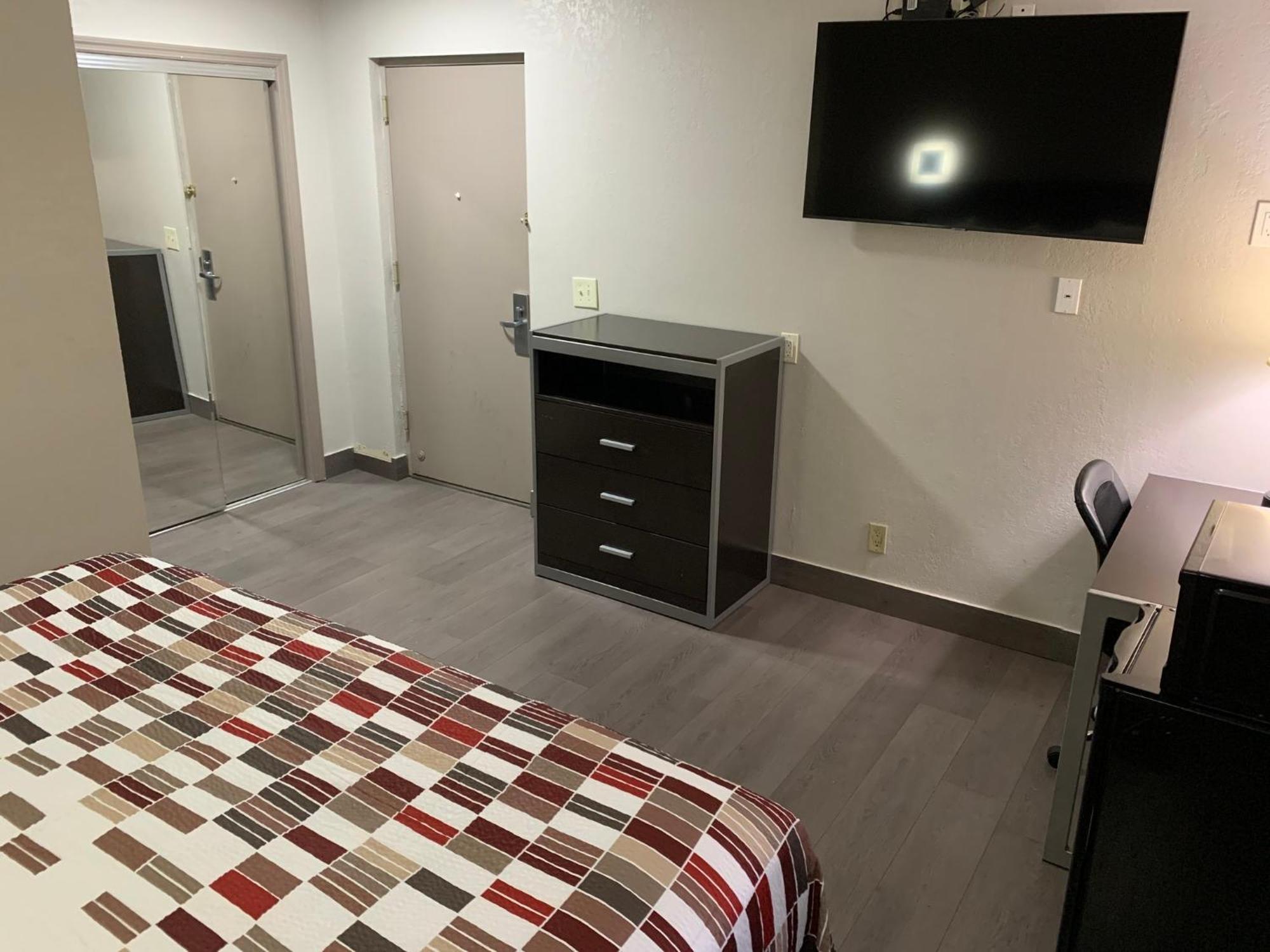 Red Roof Inn Copiague Bagian luar foto